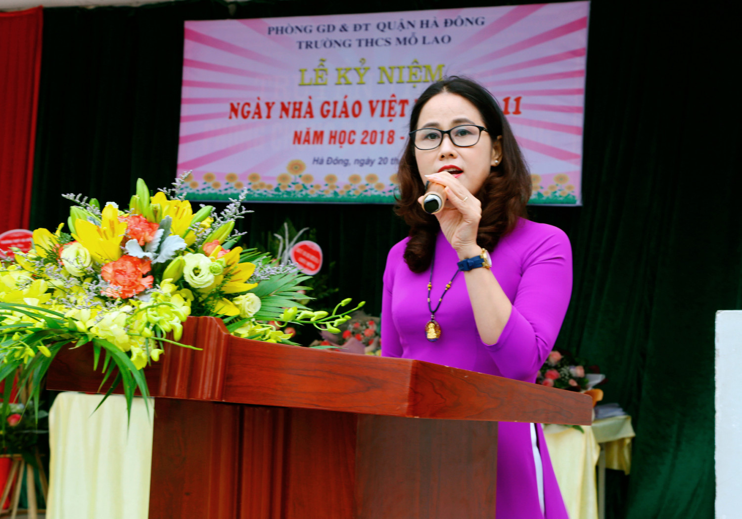 Cô giáo của yêu thương, người  Hiệu trưởng tận tụy trường THCS Mỗ Lao
