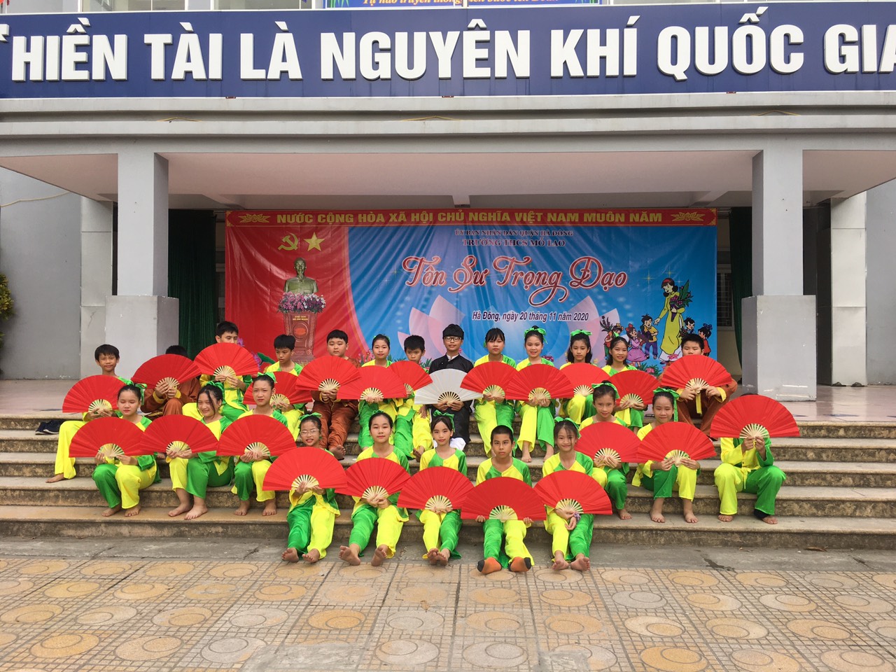 Trường THCS Mỗ Lao tổ chức buổi gặp mặt kỷ niệm 20/11/2020.