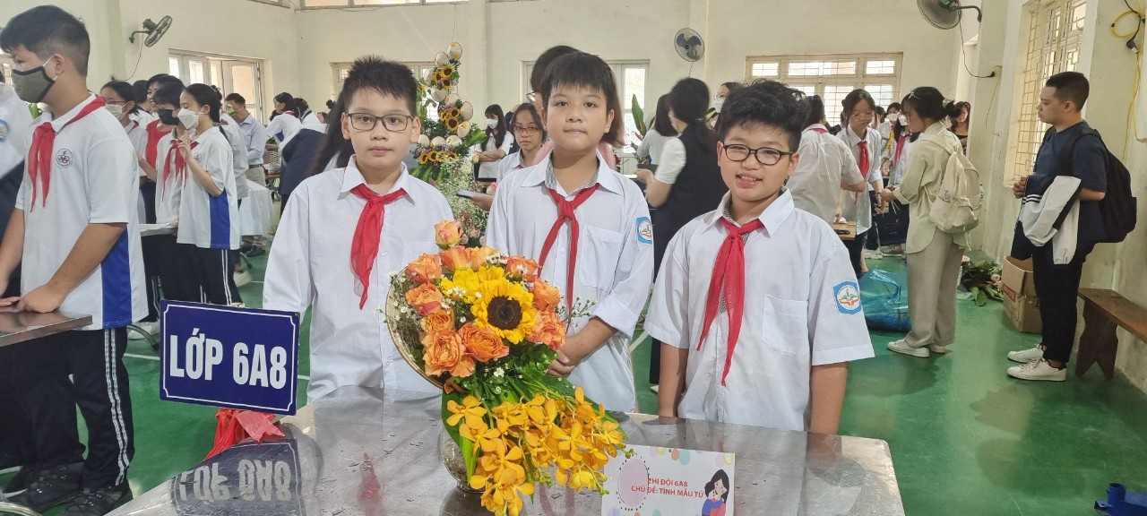 Hội thi cắm hoa nghệ thuật Chào mừng ngày Phụ nữ Việt Nam 20/10